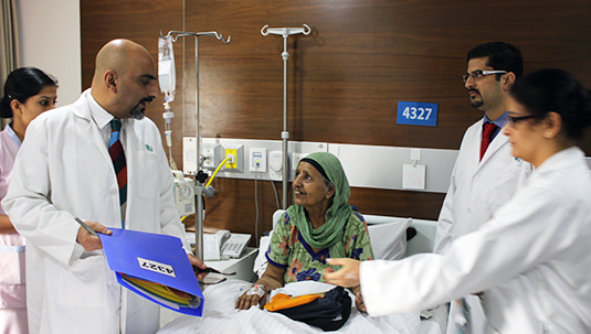 dr sameer kaul cancer specialist dr rohit nayyar